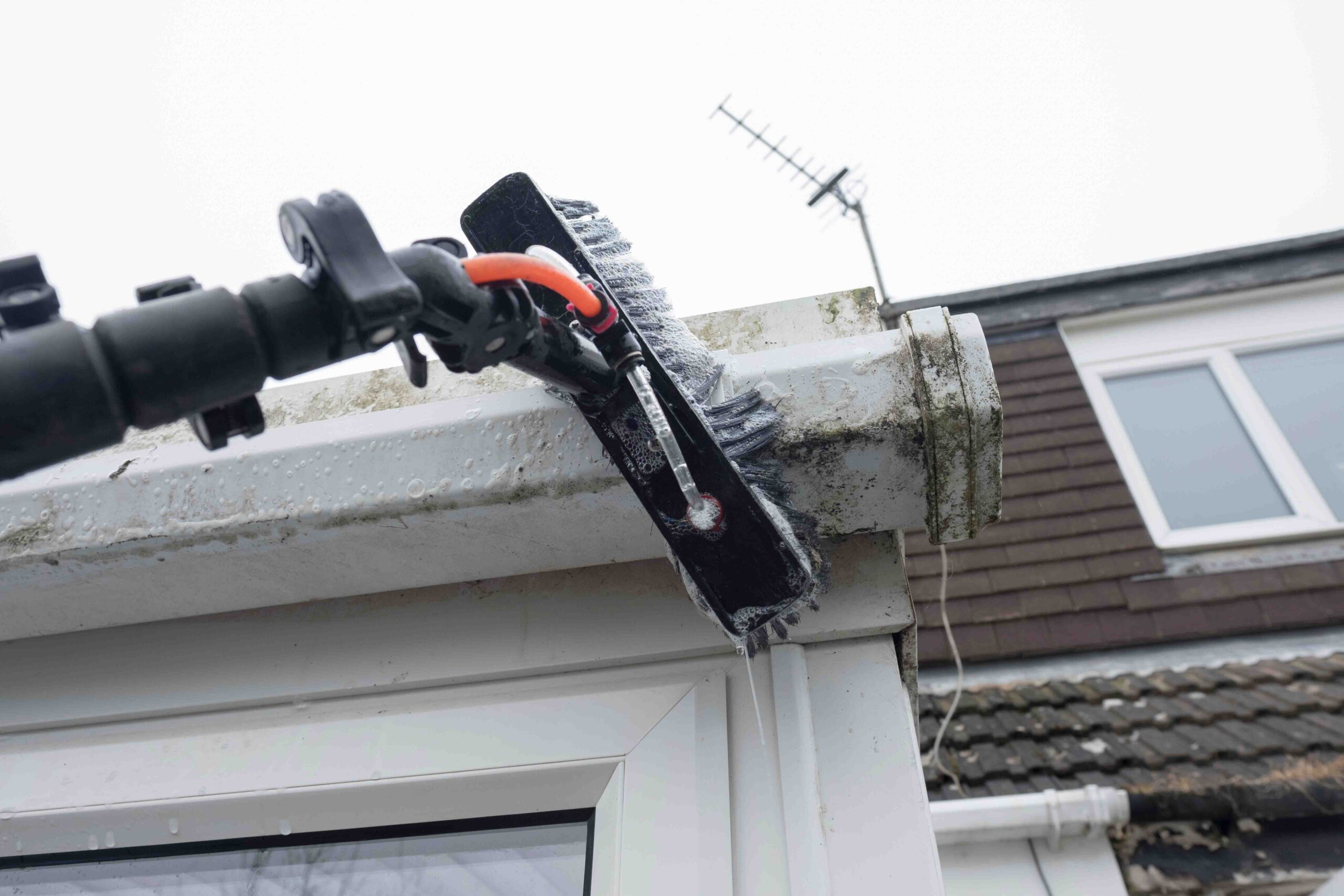 Professional gutter clearance North Hykeham - gutter cleaning services Lincolnshire